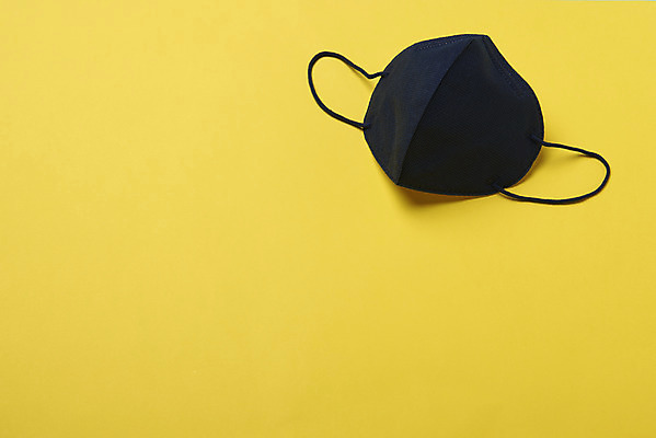 포토 JPG 스튜디오촬영 실내 마스크 사람없음 하이앵글 노란색 바이러스 질병 사회이슈 예방 감염 폐렴 노란배경 플랫레이 코로나바이러스 국내포토 뷰포인트 컬러 백그라운드 컨셉 의학 내부 플랫 파일형식