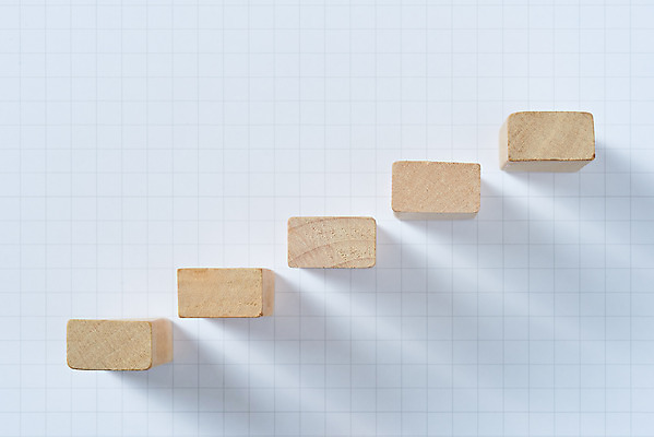 포토 JPG 스튜디오촬영 도형 비즈니스 그래프 실내 사람없음 금융 하이앵글 흰색 막대그래프 흰배경 상승 나무블록 플랫레이 국내포토 뷰포인트 컬러 백그라운드 컨셉 내부 목재 경제 블록 플랫 파일형식