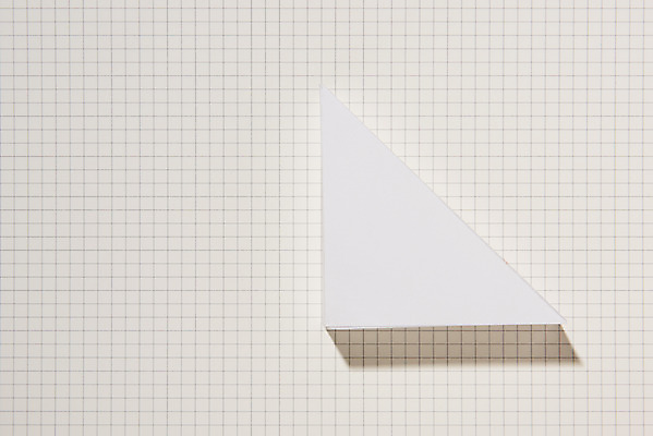 포토 JPG 스튜디오촬영 도형 백그라운드 비즈니스 그래프 실내 사람없음 금융 하이앵글 흰색 삼각형 흰배경 플랫레이 국내포토 뷰포인트 컬러 내부 경제 플랫 파일형식