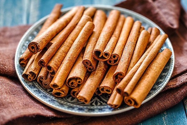 포토 JPG 해외이미지 접시 음식 백그라운드 재료 탁자 디저트 건조 요리 사람없음 장식 갈색 주방 조미료 막대기 달콤 향신료 오브젝트 향 시나몬 해외202004 해외포토 식기 컬러 가구 맛 향미료 파일형식