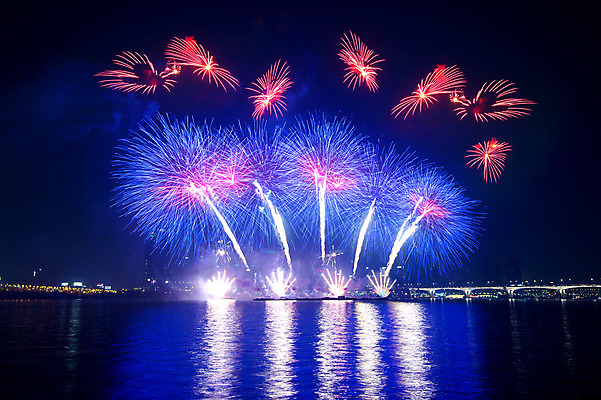 포토 JPG 해외이미지 기념일 행복 백그라운드 오렌지 텍스트 벽지 하늘 불 휴가 불꽃 새로움 새해 기념 서울 한국 폭죽 불꽃놀이 이벤트 사람없음 빨간색 빛 노란색 파티 검은색 축제 중국 어둠 흰색 축하 생일 4 황금 야간 폭발 연도 쇼 파열 고립 카운트다운 효과 해외202004 해외포토 자연요소 감정 아시아 컬러 컨셉 과일 놀이 숫자 파일형식