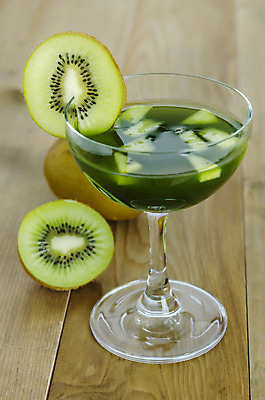 포토 JPG 해외이미지 음료 조각 과일 잔 키위 사람없음 주스 해외202004 해외포토 식기 파일형식