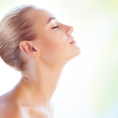 포토 JPG 해외이미지 백인 모델 여자 얼굴 건강 한명 사람 성인 옆모습 금발 화장 유행 스파 화장품 기쁨 흰색 신선 닫기 누드 소중 피부 순수 피부관리 내추럴 고립 돌봄 의료성형뷰티 해외202004 해외포토 서양인 1 헤어스타일 감정 뷰포인트 컬러 컨셉 모션 신체부위 뷰티 파일형식