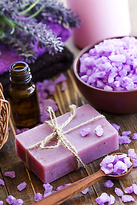 포토 JPG 해외이미지 라이프스타일 바다 백그라운드 꽃무늬 신체 탁자 휴식 친절 건강 사람없음 목재 치료 수건 갈색 상점 보라색 스파 어둠 목욕 화장품 욕실 마사지 사발 고급 씻기 기름 소중 제비꽃 오브젝트 아로마 소금 비누 향 아로마테라피 테라피 라벤더 라일락 위생관리 이국적 해외202004 해외포토 나무 꽃 음식 컬러 가구 컨셉 무늬 재료 의학 관리 생활 위생용품 뷰티 청결 사기그릇 허브 파일형식