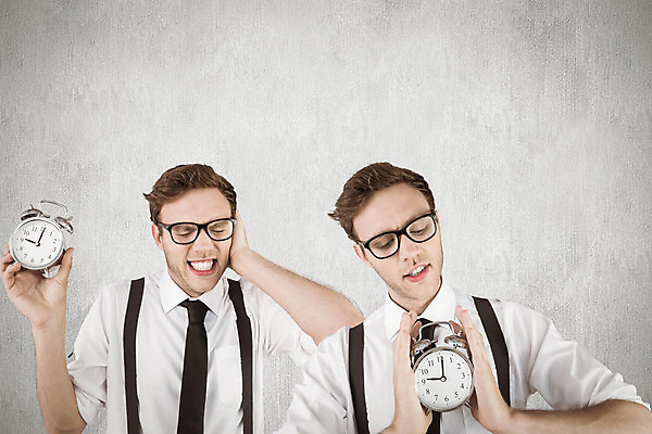 포토 JPG 해외이미지 백인 남자 시계 백그라운드 비즈니스 넥타이 한명 20대 회색 자명종 흰색 잡기 시간 비즈니스맨 괴짜 멜빵 시끄러움 마감 카피스페이스 해외202004 해외포토 서양인 1 잡화 컬러 컨셉 모션 사람 청년 공백 알람 직장인 파일형식