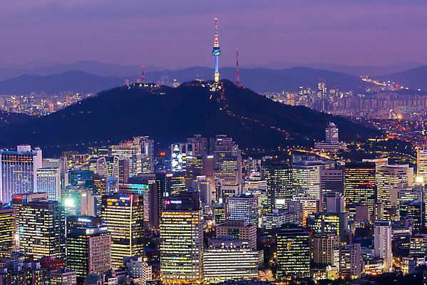 포토 JPG 해외이미지 아시아 문화 여행 겨울 비즈니스 건축양식 하늘 전등 산 서울 한국 안테나 파노라마 풍경 사람없음 건물 금융 도시풍경 사무실 탑 어둠 황혼 일몰 새벽 도시 N 도심 야간 저녁 언덕 장면 지역 대도시 스카이라인 남쪽 랜드마크 해외202004 해외포토 자연요소 건축물 알파벳 계절 건축 나라 통신 조명 촬영기법 경제 노을 방향 파일형식