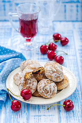 포토 JPG 해외이미지 접시 음식 백그라운드 과일 탁자 아침 디저트 요리 사람없음 빛 갈색 노란색 쌓기 쿠키 주방 식사 빵집 흰색 시골 원형 체리 황금 달콤 맛 아침식사 설탕 굽기 먹기 크림 질감 흙더미 와플 팬케이크 점심식사 골절 페스츄리 핸드메이드 맛있는 해외202004 해외포토 주간 도형 식기 빵 컬러 가구 컨셉 의학 모션 케이크 상점 흙 구이 파일형식 더미