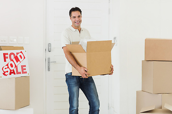 포토 JPG 해외이미지 백인 라이프스타일 응시 남자 행복 40대 중년 모션 새로움 아파트 주택 실내 한명 서기 상자 청바지 플랫 긍정 짐싸기 판지 중년남자한명만 해외202004 해외포토 서양인 1 시선 감정 컨셉 바지 사람 성인 내부 건물 생활 남자한명만 중년남자만 파일형식