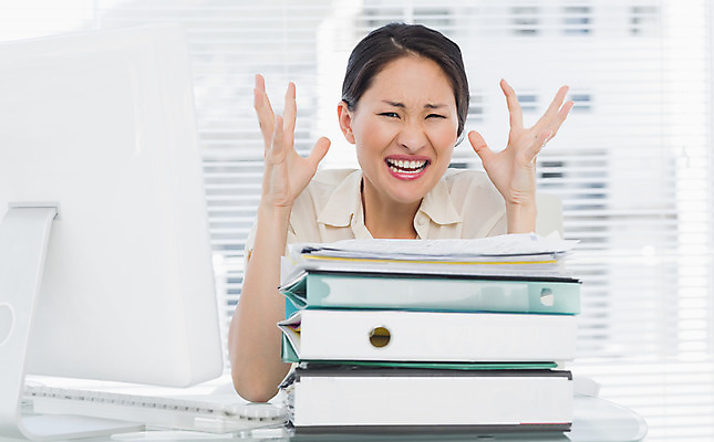 포토 JPG 해외이미지 응시 여자 탁자 스트레스 직장 실내 피곤 한명 앉기 동양인 손짓 상반신 20대 성인 앞모습 사무실 쌓기 외침 분노 짜증 업무 비즈니스우먼 책상 폴더 업무과다 과부하 성인여자한명만 해외202004 해외포토 1 시선 감정 뷰포인트 가구 컨셉 회사 비즈니스 모션 사람 인종 청년 내부 소리 작업 직장인 파일 여자한명만 성인여자만 파일형식