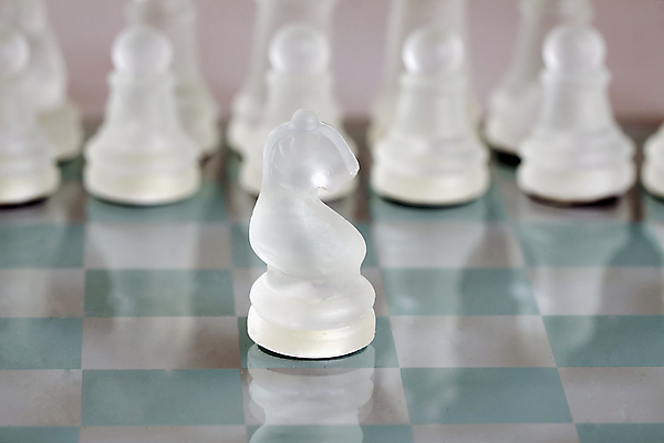 포토 JPG 해외이미지 모양 스포츠 조각 백그라운드 십자가 밭 유리 탁자 새로움 서기 사람없음 빛 반사 힘 게임 흰색 마음 우승 투명 체스말 체스 계획 작음 오브젝트 확인 리더 체스판 장군 블러 정물화 해외포토 직업 컬러 가구 컨셉 농업 모션 재질 놀이 최고 말_게임 크기 그림 파일형식 이미지허브