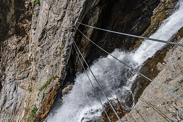 포토 JPG 해외이미지 손 밧줄 벽 스포츠 이동 모션 자연 하늘 산 사람 취미 사람없음 여름 파란색 등산 기쁨 장비 오스트리아 정상 헬멧 위험 오르기 알프스 노력 열광 오르막 추적 산악가 석회암 운동가 절정 투쟁 해외포토 계절 감정 유럽 줄 컬러 컨셉 신체부위 트래킹 암석 보호장비 생태계 파일형식 이미지허브
