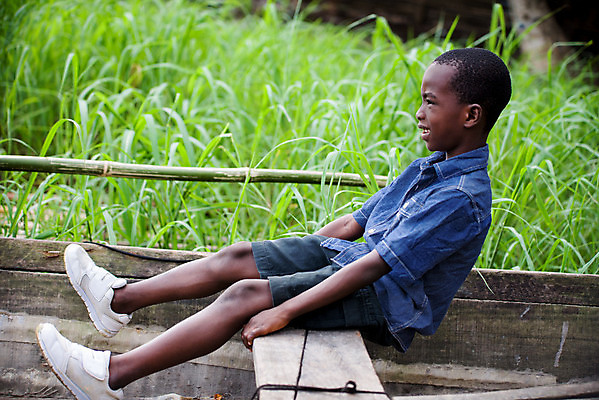 포토 JPG 해외이미지 어린이 여행 교통시설 자동차 한명 웃음 여행객 게임 보트 허브 카누 석호 발견 해외포토 식물 1 육상교통 교통 배_교통 놀이 표정 사람 수상스포츠 시설 파일형식 이미지허브