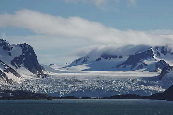 포토 JPG 해외이미지 바다 여행 겨울 자연 하늘 산 노르웨이 사람없음 물 파란색 환경 냉동 얼음 절벽 추위 탐험 북극 빙하 멀리 모나코 원정 절정 해외포토 자연요소 계절 유럽 컬러 극지방 생태계 파일형식 이미지허브