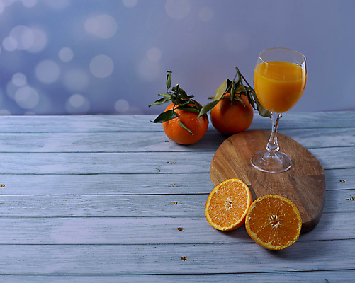 포토 JPG 해외이미지 계절 음료 음식 조각 잎 다이어트 오렌지 과일 자연 유리 탁자 귤 나선형 건강 사람없음 목재 초록색 빛 식사 주스 에너지 소용돌이 껍질 흰색 신선 원형 달콤 오렌지주스 먹기 피부 오브젝트 유기농 날것 내추럴 숙성 핸드메이드 해외포토 도형 나무 식물 웰빙 컬러 가구 무늬 재료 모션 재질 신체부위 회오리 맛 과일주스 생태계 파일형식 이미지허브