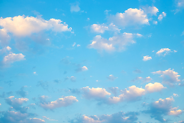 포토 JPG 해외이미지 템플릿 디자인 백그라운드 자연 하늘 날씨 안테나 사람없음 파란색 빛 햇빛 맑음 공백 자유 흰색 분위기 질감 천국 솜털 내추럴 효과 해외포토 컬러 컨셉 통신 태양 생태계 파일형식 이미지허브