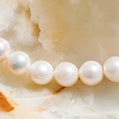 포토 JPG 해외이미지 줄 결혼 백그라운드 목걸이 장신구 휴가 선물 사람없음 장식 빛 반짝임 유행 흰색 인사 화려 고급 우아함 보석 구슬 오브젝트 질감 보케 대리석 부드러움 보물 내추럴 블러 지질학 해외포토 교육 컬러 컨셉 재료 모션 이벤트 예절 감각 광석 파일형식 이미지허브