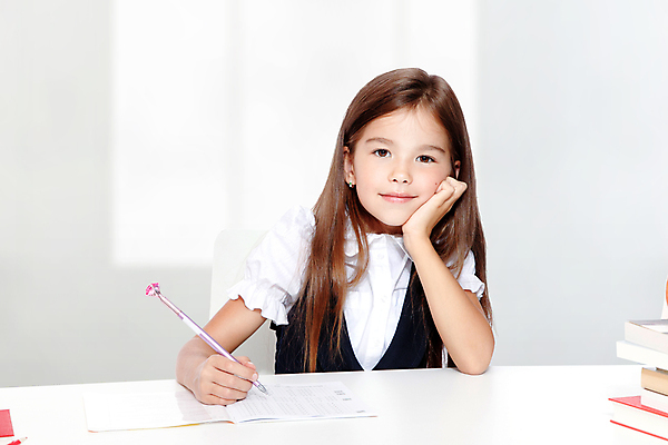 포토 JPG 해외이미지 학생 응시 여학생 여자 교육 행복 어린이 교실 학교 탁자 성공 수업 아이디어 한명 앉기 10대 책 학습 스터디 독서 교사 칠판 유치원 강의 책상 지능 초보 해외포토 직업 1 시선 감정 가구 컨셉 모션 청소년 사람 파일형식 이미지허브