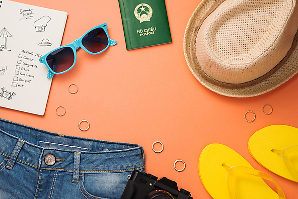 포토 JPG 해외이미지 여행 프레임 실내 사람없음 하이앵글 선글라스 카메라 청바지 반지 계획 쪼리 여권 스프링수첩 주황색배경 해외포토 안경 뷰포인트 백그라운드 컨셉 장신구 바지 내부 전자제품 다이어리 주황색 샌들 파일형식 이미지허브