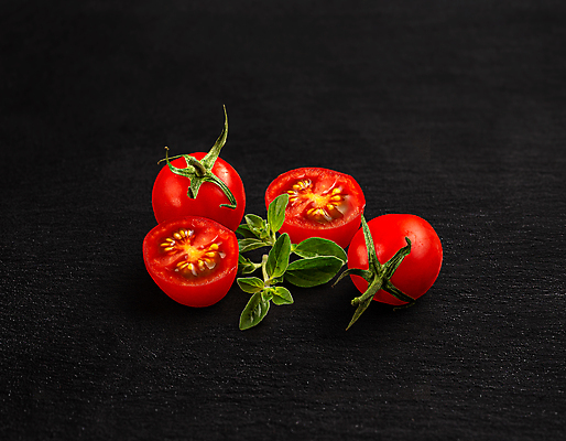 포토 JPG 해외이미지 토마토 방울토마토 검은배경 단면 실내 사람없음 허브 해외포토 식물 백그라운드 채소 내부 검은색 파일형식 이미지허브