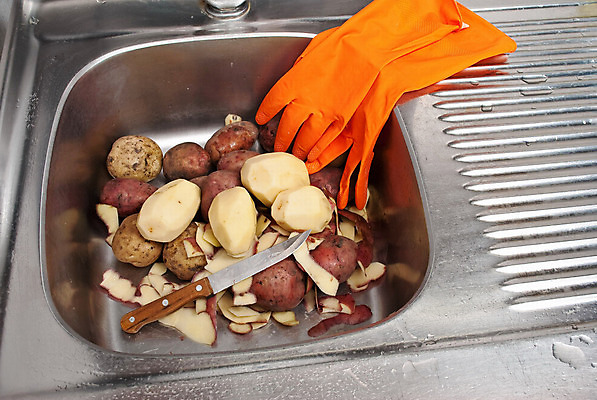 포토 JPG 해외이미지 잡화 음식 장갑 채소 재료 감자 사람없음 농작물 주방 식사 껍질 물방울 신선 칼 먹이 자르기 청소 날것 날카로움 고무 숙성 해외포토 농업 모션 파일형식 이미지허브