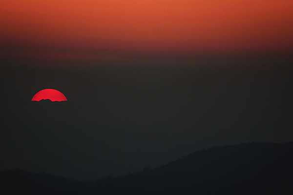 포토 JPG 해외이미지 자연 하늘 파노라마 사람없음 야외 태양 일출 해외포토 자연요소 촬영기법 노을 생태계 파일형식 이미지허브