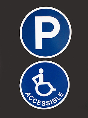포토 JPG 해외이미지 교통시설 자동차 건강 사람없음 파란색 회색 사회 주차 장애인 사회이슈 심볼 휠체어 서명 해외포토 육상교통 컬러 교통 컨셉 시설 장애 공동체 파일형식 이미지허브