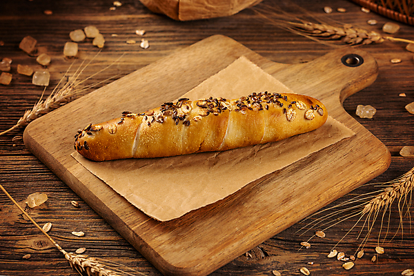 포토 JPG 해외이미지 빵 사람없음 곡물빵 나무도마 나무배경 해외포토 음식 백그라운드 도마 목재 파일형식 이미지허브