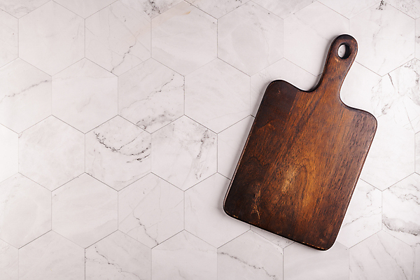 포토 JPG 해외이미지 주방용품 실내 사람없음 하이앵글 흰배경 대리석 나무도마 카피스페이스 해외포토 뷰포인트 생활용품 백그라운드 재료 도마 내부 목재 공백 흰색 파일형식 이미지허브