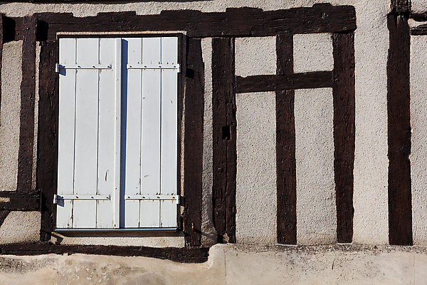 포토 JPG 해외이미지 중년 여행 건축양식 창문 휴가 풍경 사람없음 건물 목재 프랑스 재산 장면 옛날 해외포토 나무 건축물 건축 유럽 재료 성인 금융 파일형식 이미지허브