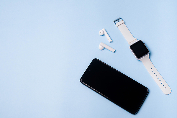 포토 JPG 해외이미지 학생 디자인 여행 백그라운드 컨셉 돈 인터넷 비즈니스 장신구 모바일 사람없음 금융 스마트폰 쇼핑 사무실 유행 우주 공백 흰색 업무 작업실 지갑 플랫 상품 정상 주머니 손목시계 책상 오브젝트 레이아웃 위치 스타일 해외포토 시계 컬러 가구 경제 핸드폰 스마트기기 작업 재산 파일형식 이미지허브