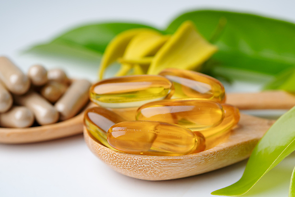 포토 JPG 해외이미지 꽃 건강 사람없음 알약 약 숟가락 허브 유기농 해외포토 식물 웰빙 의학 수저 파일형식 이미지허브