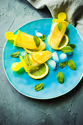 포토 JPG 해외이미지 아이스크림 사람없음 노란색 얼음 시원함 레몬 허브 막대아이스크림 해외포토 자연요소 식물 컬러 과일 디저트 파일형식 이미지허브