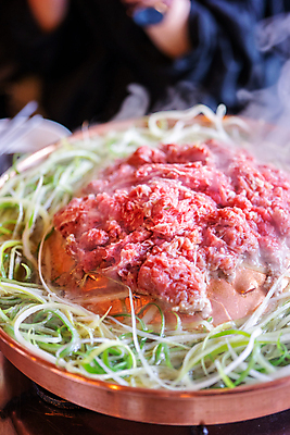 포토 JPG 해외이미지 한식 실내 사람없음 아웃포커스 불고기 끓이기 소불고기 파채불고기 해외포토 음식 모션 촬영기법 내부 파일형식 이미지허브