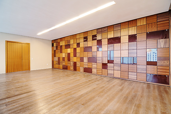 포토 JPG 해외이미지 직업 디자인 벽 가구 의자 회사 비즈니스 건축양식 창문 유리 탁자 회의 새로움 바닥 직장 실내 앉기 사람없음 내부 건물 목재 파란색 빛 사무실 반사 우주 힘 방 흰색 업무 복도 캐비닛 책상 회의실 천장 상업 경영 해외포토 나무 건축물 건축 컬러 생활용품 컨셉 재료 모션 재질 작업 사물함 파일형식 이미지허브