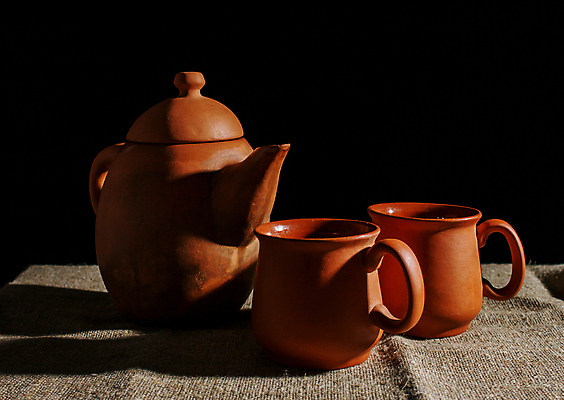 포토 JPG 해외이미지 전통 라이프스타일 문화 음료 백그라운드 탁자 주전자 휴식 실내 건강 동양인 사람없음 컵 세트 갈색 검은색 침묵 뜨거움 도자기 차 냄비 찻잔 찻주전자 오브젝트 서빙 점토 동쪽 내추럴 해외포토 식기 컬러 가구 컨셉 주방용품 잔 인종 내부 생활 소리 솥 방향 파일형식 이미지허브