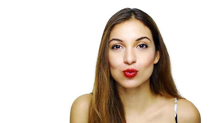 포토 JPG 해외이미지 라이프스타일 헤어스타일 응시 여자 행복 얼굴 백그라운드 키스 건강 한명 미소 사람 빨간색 뷰티 유행 카메라 흰색 자신감 화려 닫기 시원함 피부 입술 피부관리 만들기 고립 돌봄 스타일 카피스페이스 해외포토 1 시선 감정 컬러 컨셉 모션 표정 생활 신체부위 전자제품 공백 애정표현 파일형식 이미지허브