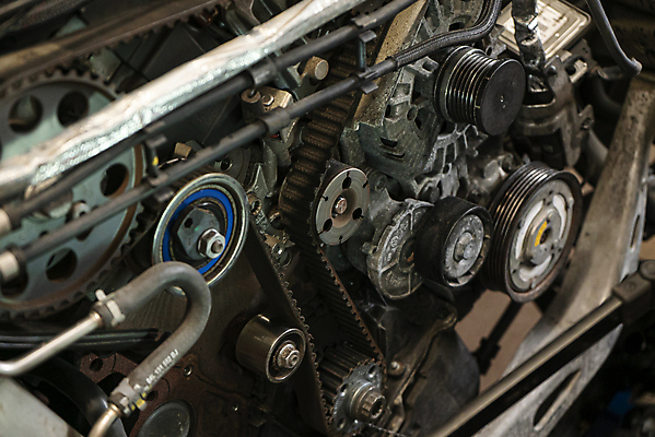 포토 JPG 해외이미지 산업 조각 백그라운드 부분 교통시설 자동차 새로움 사람없음 세트 상점 금속 힘 기계 벨트 흰색 작업실 시장 수리 닫기 치아 묘사 오브젝트 서비스 엔진 정비공 고무 모터 유지 조립 교체 도르래 자동 차고 철강 필터 해외포토 잡화 육상교통 컬러 교통 컨셉 모션 재질 소화기관 기술자 시설 파일형식 이미지허브