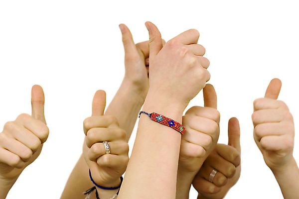 포토 JPG 해외이미지 손 여자 행복 무기 백그라운드 컨셉 통신 손가락 응원 성공 함께함 관리 사람없음 친구 파티 우정 기쁨 거래 엄지손가락 성장 흰색 춤 최고 그룹 정상 투표 심볼 사인 신호 상승 긍정 고립 승자 지원 필승 해외포토 감정 컬러 관계 문화예술 사람 이벤트 신체부위 우승 선거 파일형식 이미지허브