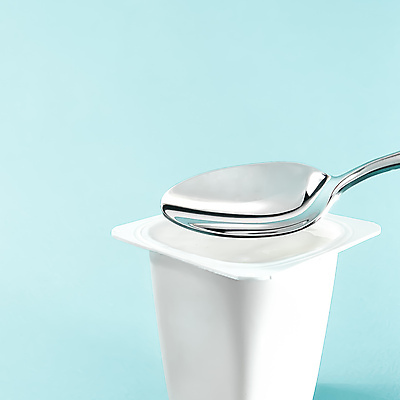 포토 JPG 해외이미지 하늘색 사람없음 숟가락 요거트 플라스틱통 해외포토 유제품 수저 통 파란색 플라스틱 파일형식 이미지허브