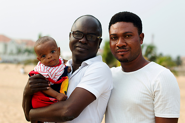 포토 JPG 해외이미지 모델 라이프스타일 응시 남자 안경 얼굴 어린이 백그라운드 티셔츠 3 서기 사람 세명 친구 빛 유행 우주 흰색 아기 자신감 우아함 시원함 형제 긍정 지능 해외포토 시선 잡화 감정 컬러 컨셉 셔츠 가족 관계 모션 생활 신체부위 파일형식 이미지허브