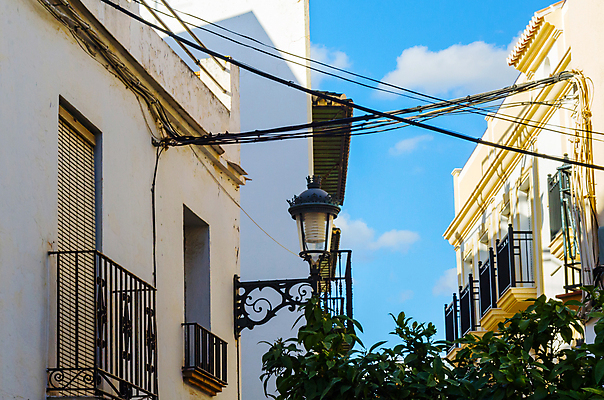 포토 JPG 해외이미지 전통 디자인 외관 문화 벽 여행 가로등 전구 건축양식 유리 하늘 조명 거리 미술 사람없음 건물 장식 빛 금속 장비 수확 골동품 흰색 등불 램프 도시 역사 스페인 번개 철 심볼 오브젝트 사인 부식 복고 봉 옛날 해외포토 건축물 공공시설 건축 유럽 컬러 농업 재질 날씨 문화예술 파일형식 이미지허브