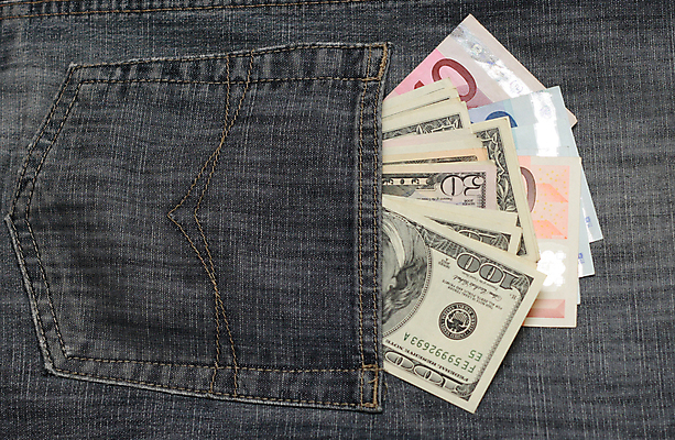 포토 JPG 해외이미지 1 유럽 돈 비즈니스 새로움 실내 사람없음 가로 세로 금융 달러 검은색 저축 유로 청바지 절약 닫기 주머니 준비 만들기 자금 경제학 비용 해외포토 교육 나라 컬러 컨셉 바지 모션 내부 경제 재산 파일형식 이미지허브