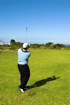 포토 JPG 해외이미지 나무 식물 남자 스포츠 신발 셔츠 골프 바지 공 자연 놀이 하늘 골프공 한명 취미 야외 초록색 파란색 선글라스 노란색 우주 운전 게임 흰색 구멍 운전사 골퍼 목표 강의 연습 사인 그네 클럽 슛 봉 기어 골프티 때리기 스트라이크 캡모자 타격 퍼터 플레이어 놓기 해외포토 직업 모자_잡화 1 안경 컬러 컨셉 상의 모션 하의 운동선수 골프용품 사람 구기 생태계 파일형식 이미지허브