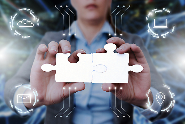 포토 JPG 해외이미지 손 여자 비즈니스 한명 사람 상반신 성인 노트북 잡기 비즈니스우먼 퍼즐 이메일 퍼즐조각 위치 클라우드서비스 성인여자한명만 해외포토 1 조각 모션 신체부위 전자제품 직장인 서비스 여자한명만 성인여자만 파일형식 이미지허브