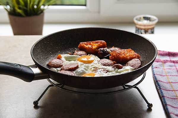 포토 JPG 해외이미지 모양 전통 접시 영어 음식 백그라운드 부분 탁자 아침 육류 돼지고기 요리 사람없음 갈색 노란색 주방 계란 식사 저녁식사 튀김 흰색 신선 뜨거움 소시지 맛 그릴 아침식사 상품 정상 굽기 철 베이컨 노른자 점심식사 단백질 해로움 해외포토 주간 문자 식기 컬러 가구 컨셉 식재료 주방용품 알 가공식품 구이 영양소 파일형식 이미지허브