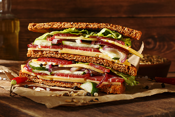 포토 JPG 해외이미지 음식 빵 토마토 치즈 패스트푸드 샌드위치 육류 사람없음 목재 초록색 식사 치킨 상추 햄 슬라이스 토스트 베이컨 점심식사 해외포토 나무 컬러 채소 식재료 재료 유제품 돼지고기 인스턴트 닭고기요리 파일형식 이미지허브