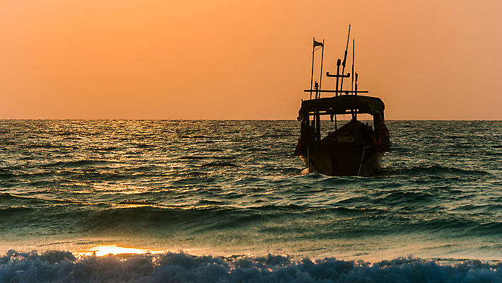 포토 JPG 해외이미지 실루엣 섬 아침 휴식 해변 사람없음 야외 물 파란색 평화 일출 새벽 활발 보트 청록색 캄보디아 파라다이스 해외포토 주간 자연요소 아시아 바다 컬러 컨셉 배_교통 촬영기법 노을 파일형식 이미지허브