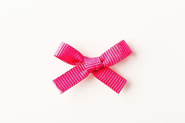 포토 JPG 해외이미지 기념일 리본 분홍색 선물 사람없음 장식 덮개 직물 점 심볼 활 고립 해외포토 컬러 이벤트 뚜껑 파일형식 이미지허브