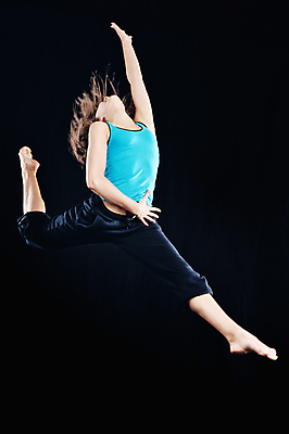 포토 JPG 해외이미지 백인 1 라이프스타일 여자 유럽 스포츠 포즈 신체 건강 힙합 한명 사람 20대 성인 달리기 운동 숫자 점프 댄서 표현 날씬함 연습 체육관 체조 에어로빅 곡예사 단아함 운동가 해외포토 서양인 직업 문자 나라 음악 모션 청년 생활 춤 몸매 파일형식 이미지허브