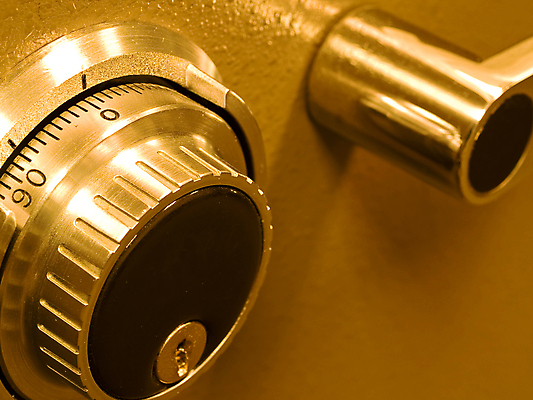 포토 JPG 해외이미지 여행 돈 비즈니스 열쇠 안전 사람없음 금융 노란색 금속 공구 행운 재산 황금 암호 보호 비밀 철 회전 잠금 보안 시스템 다이얼 가치 보물 철강 텀블러 해외포토 컬러 컨셉 재질 컵 경제 도구 파일형식 이미지허브